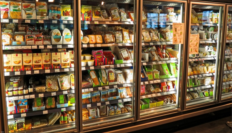 ecommerce-TOURRETTE LEVENS-min_supermarket_fridge_produce_food_market_retail_shop_store-858798